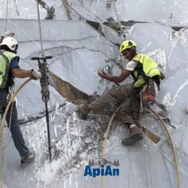 disgaggi-rocce-Carrara_ApiAn