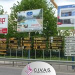 Segnaletica per facilitare la ricerca di attività a Lucca da CIVAS Pubblicità